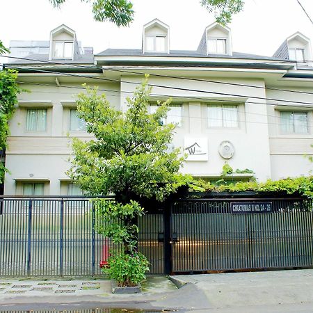 W Home Cikatomas Джакарта Экстерьер фото
